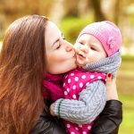 Cute-Baby-Mom-Kiss-Love-Full-HD-Wallpapers-e1458023994870